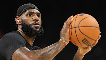 LeBron James sigue preparando su cuerpo para la venidera campaña de la NBA